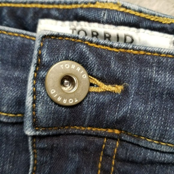 Torrid Shorts Womens 12 Medium Wash Floral Stretch Mid Rise Frayed Hem Denim - Picture 5 of 15